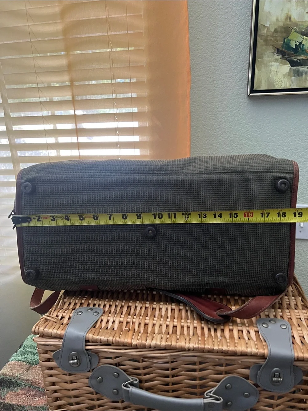 Vintage Hartmann Tweed and Leather Trim Travel Duffel Bag.Pre-owned.